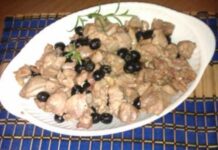 Bocconcini di tacchino alle olive nere Bocconcini di tacchino alle olive nere