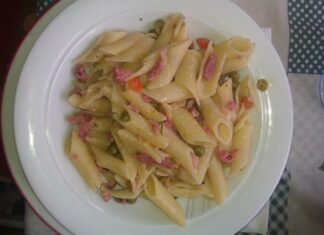 Penne alle verdure e salsiccia Penne alle verdure e salsiccia