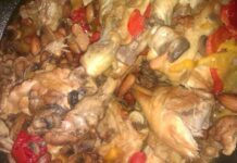 Pollo con mandorle funghi e peperoni Pollo con mandorle funghi e peperoni