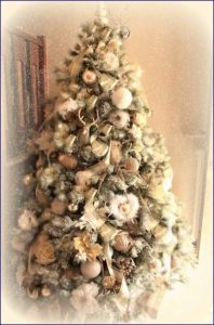 5 idee per lalbero di natale stile shabby chic notizie in vetrina Idee albero di natale shabby chic