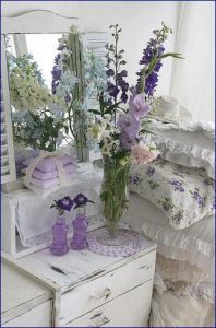 shabby chci lavanda e bianco