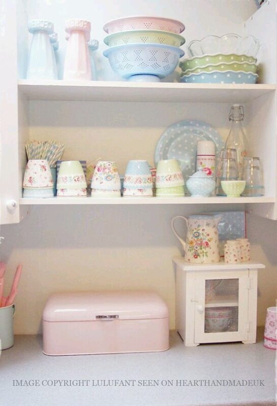 Shabby chic tinte pastello in cucina 