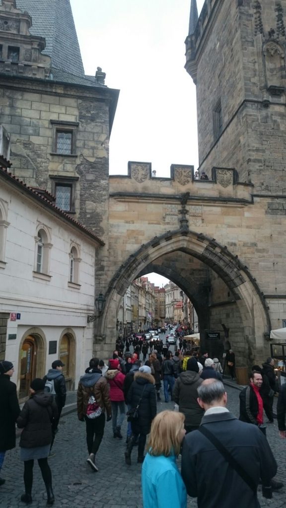 Strada che conduce al castello di Praga