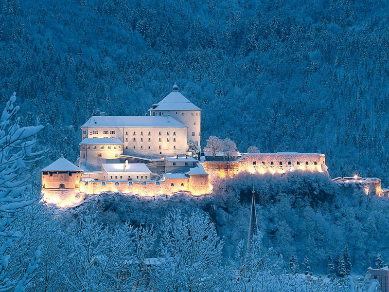 Austria a Natale il mercatino fortezza di Kufstein