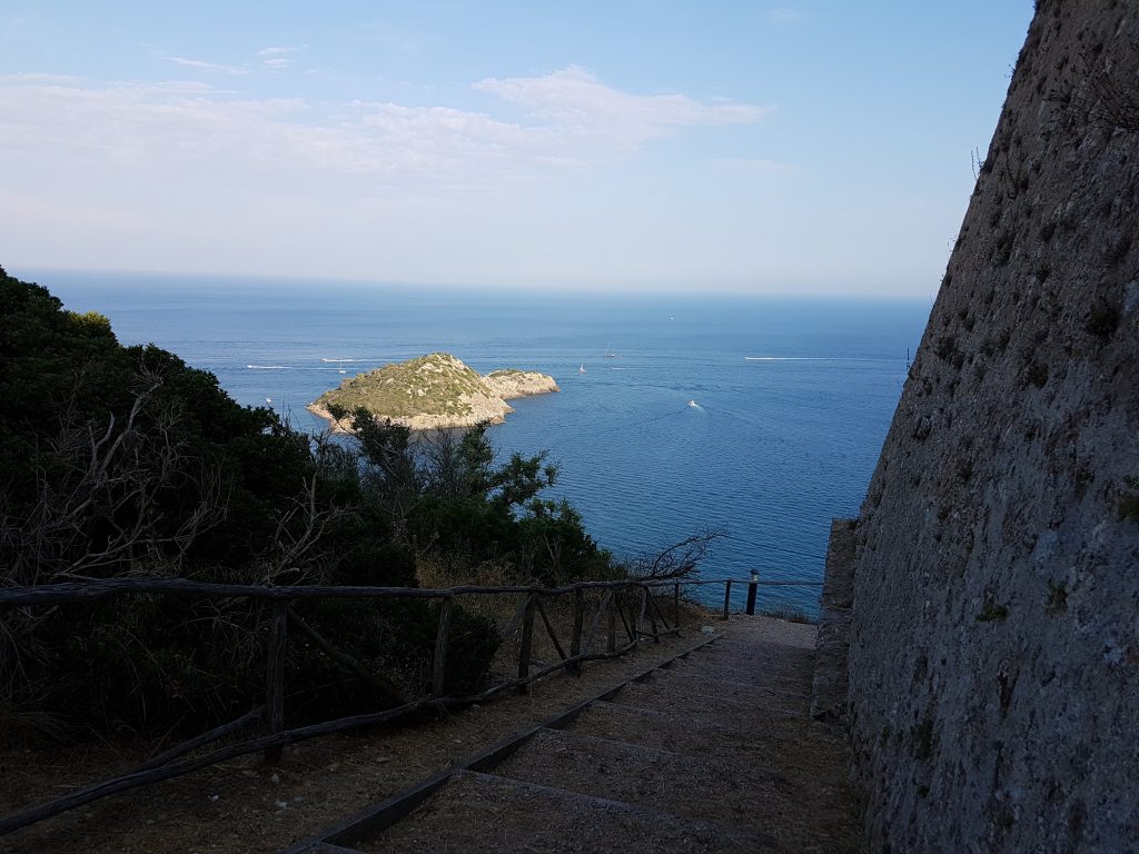 mura perimetrali dell'edificio del Forte Stella