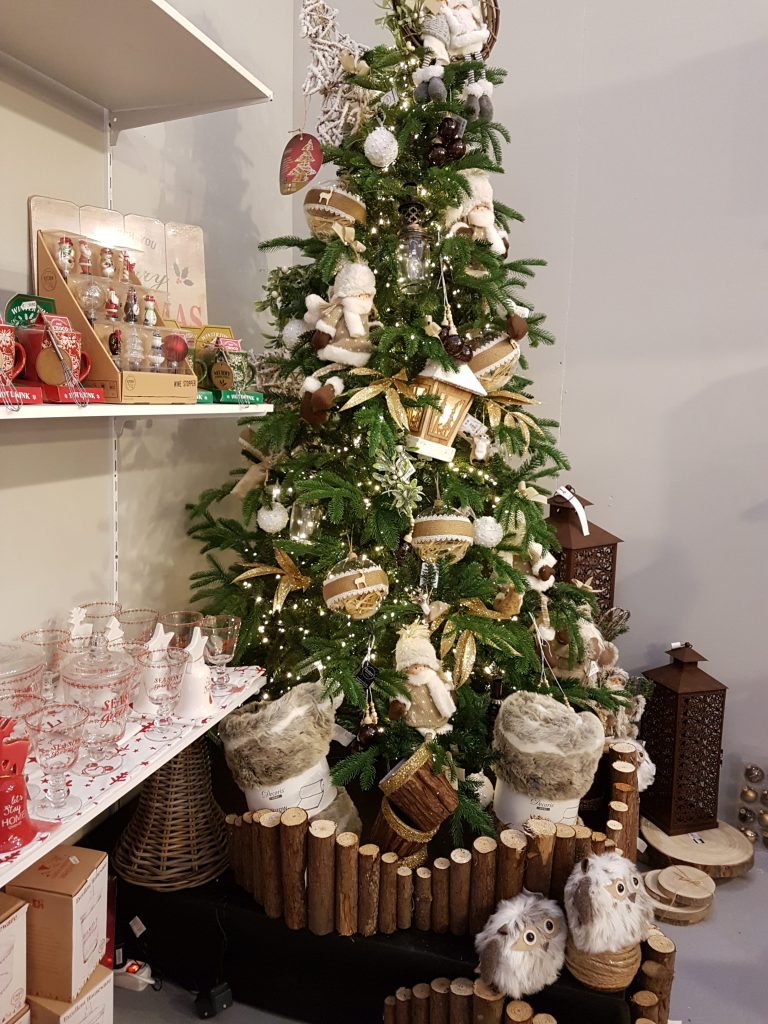 Albero Di Natale Moderno Fai Da Te.Come Fare L Albero Di Natale Nel Modo Migliore Notizie In Vetrina