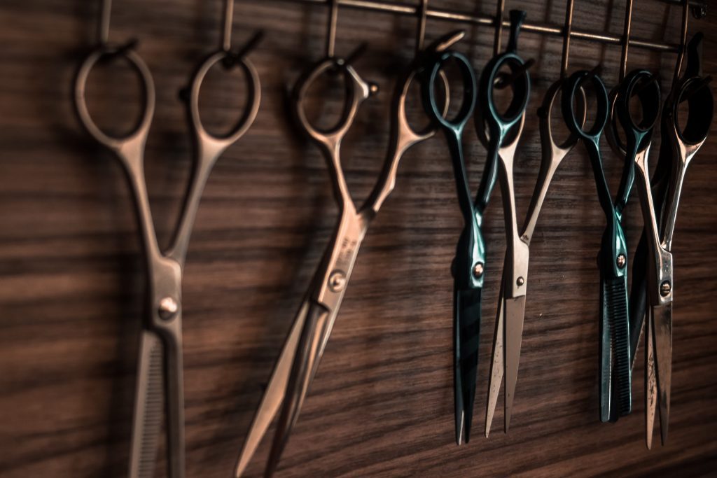 Come scegliere e acquistare forbici per tagliare i capelli