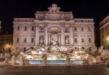 La Fontana di Trevi a Roma