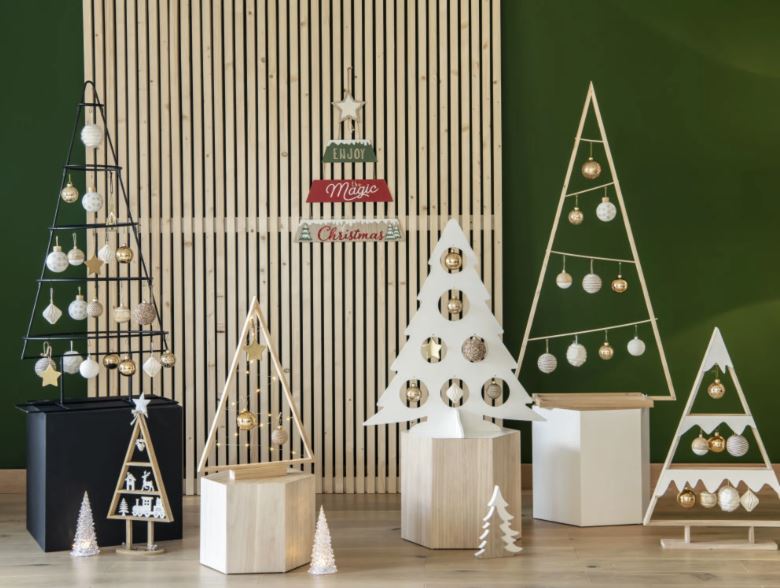 Albero Di Natale Nero E Bianco.Alberi Di Natale Alternativi Maison Du Monde Notizie In Vetrina