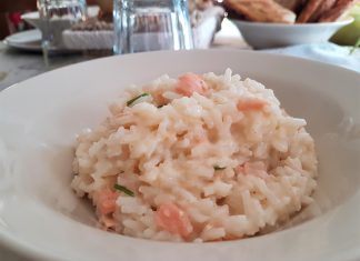 Risotto salmone e zucchine ricetta Risotto salmone e zucchine