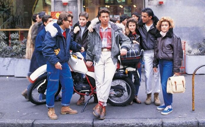 Moda stile anni 80 ragazze, donne, uomini, abiti ed accessori