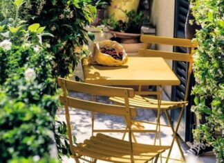 Tavolo e sedie in balcone ingombro ridotto tipologie da scegliere Tavolo e sedie in balcone ingombro ridotto tipologie da scegliere