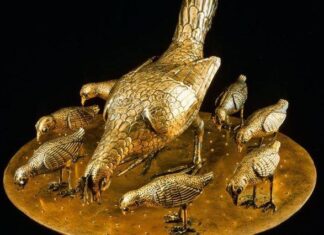 Elsa in gita all’antica Norba e la leggenda della gallina d’oro Elsa in gita all'antica Norba e la leggenda della gallina d'oro