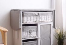 Mobile da stiro shabby chic con contenitori e tavola