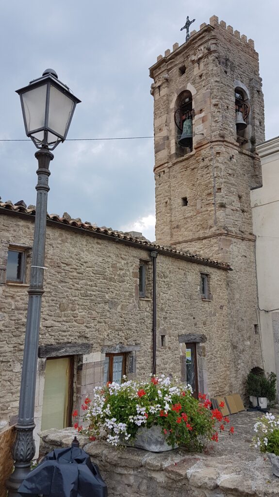 Chiesa-Roccascalegna