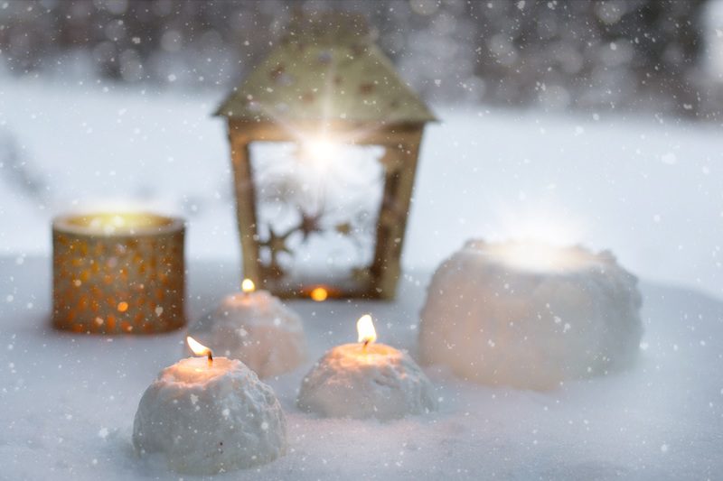 Lanterne, candele e led: un Natale pieno di luci