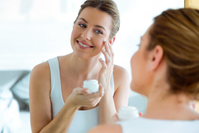 Come scegliere una crema per prendersi cura del viso