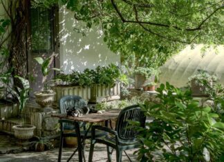 Quale mobile acquistare per arredare con gusto ed eleganza un giardino? mobili e tavolo da giardino