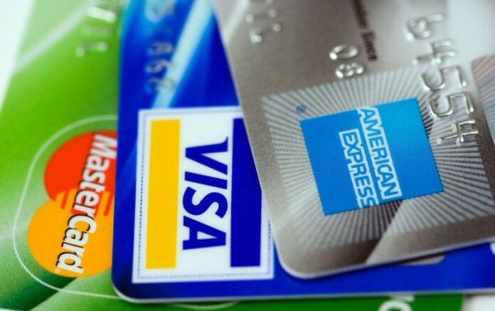 Carta di debito e di credito, quali le differenze tra esse e la carta prepagata