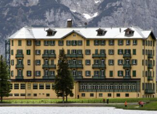 Affittare casa o hotel? UpperKey gli esperti di gestione alberghiera Affittare casa o hotel? UpperKey gli esperti di gestione alberghiera