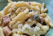 Pasta saporita con mortadella, crema di panna e zucchine