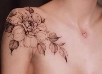 Tatuaggi con fiori donna quali sono i più belli