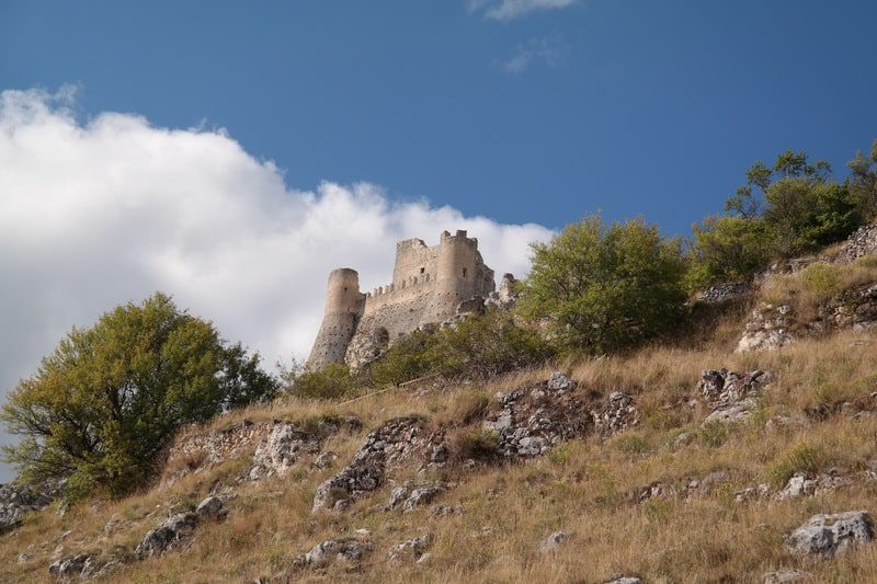 Rocca Calascio foto dal basso
