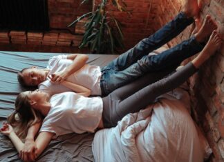 10 Modi per rallegrare una giornata in coppia (se piove) 10 Modi per rallegrare una giornata in coppia