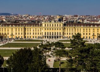 Castello di Schönbrunn: un gioiello barocco a Vienna  Castello di Schönbrunn: un gioiello barocco a Vienna