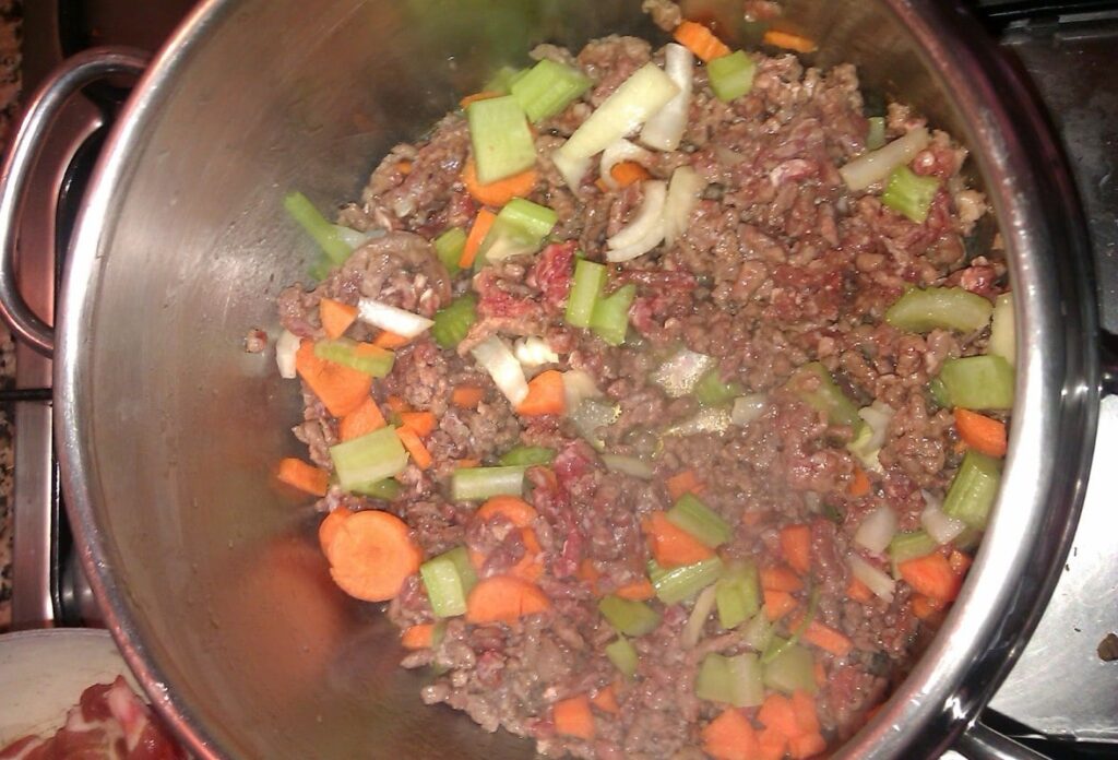 Soffritto per il ragù di carne