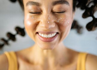 Come proteggere la pelle da sole e inquinamento Come proteggere la pelle da sole e inquinamento