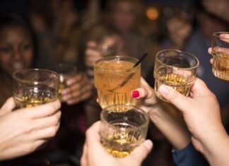 Sognare nuove amicizie e nuovi incontri significato e numeri da giocare Sognare nuove amicizie e nuovi incontri significato e numeri da giocare