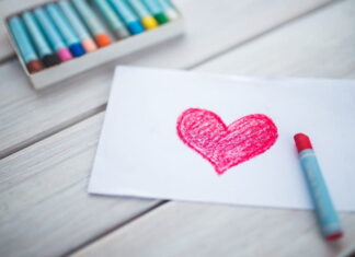 Dare ordine al cuore con arte: Giornata Mondiale della Logica tra sogni, danza, shabby e reborn Dare ordine al cuore con arte: cuore e pastelli