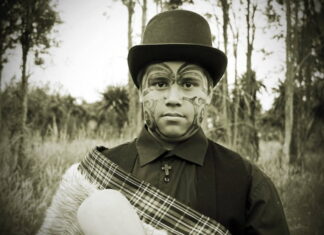 L’origine sacra del tatuaggio Maori: Storia leggende e il rituale del Moko tatuaggio Maori viso