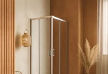 Rinnovare il bagno nel 2026: tendenze e consigli per un bagno da SPA e il box doccia Bagno con box doccia in vetro