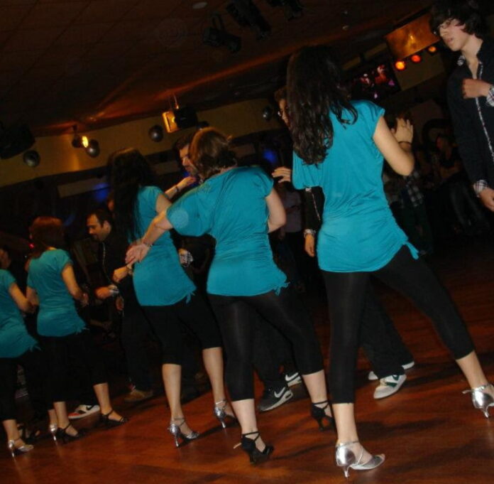 Gruppo di ballo caraibico