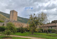 Roma gite fuori porta 3 borghi poco conosciuti da visitare in primavera Borghi nel Lazio Ninfa Doganella
